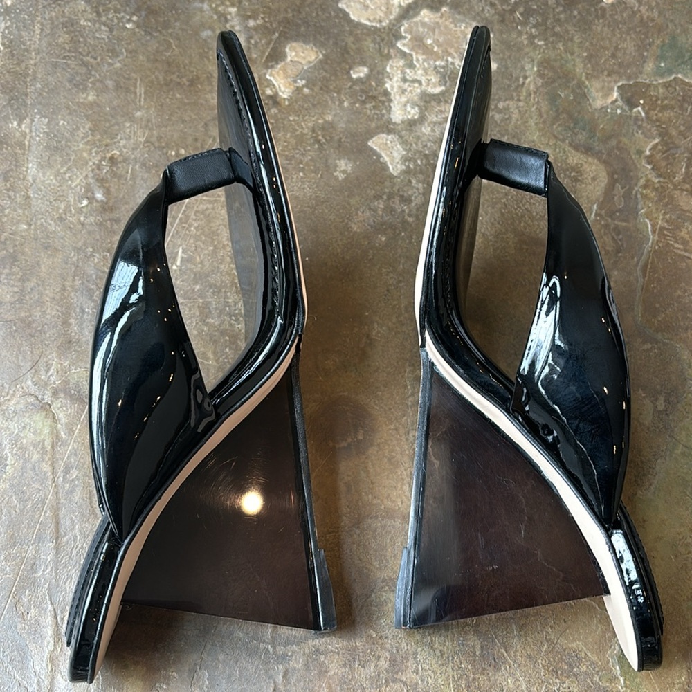 Good American Cinderella Thong Sandal - Picture 9 of 13